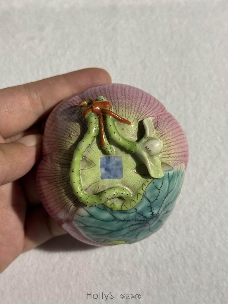 清乾隆 粉彩荷花形象生瓷杯 - 图20