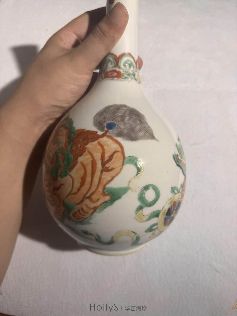 清康熙 五彩狮子戏球胆瓶 - 图13