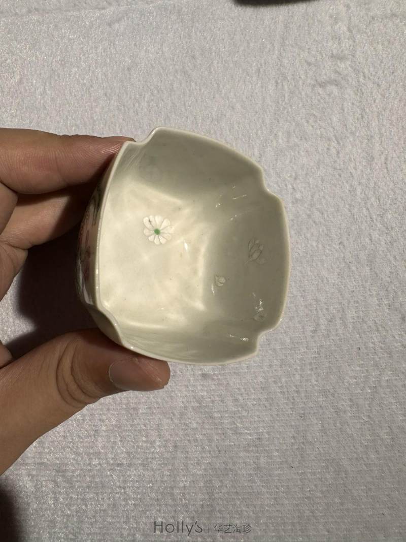 清嘉庆 粉彩四季花卉倭角杯 （一对） - 图16