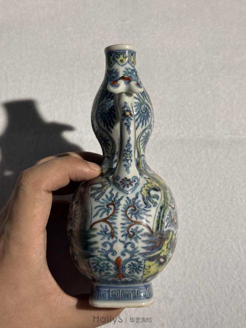 清嘉庆 斗彩双龙捧寿如意耳尊 （一对） - 图36