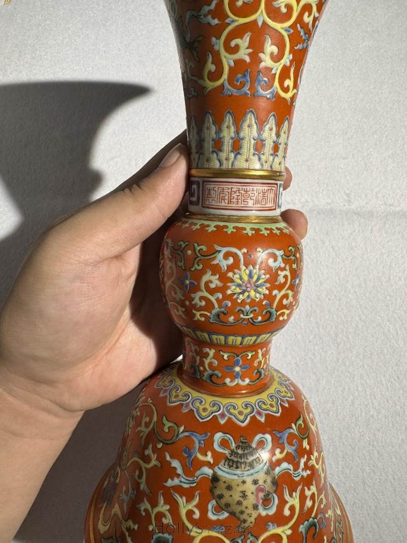 清乾隆 珊瑚红地洋彩八吉祥纹花觚 - 图25