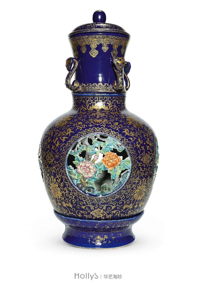清乾隆 蓝地描金开光镂雕粉彩四季花卉套瓶 - 图36