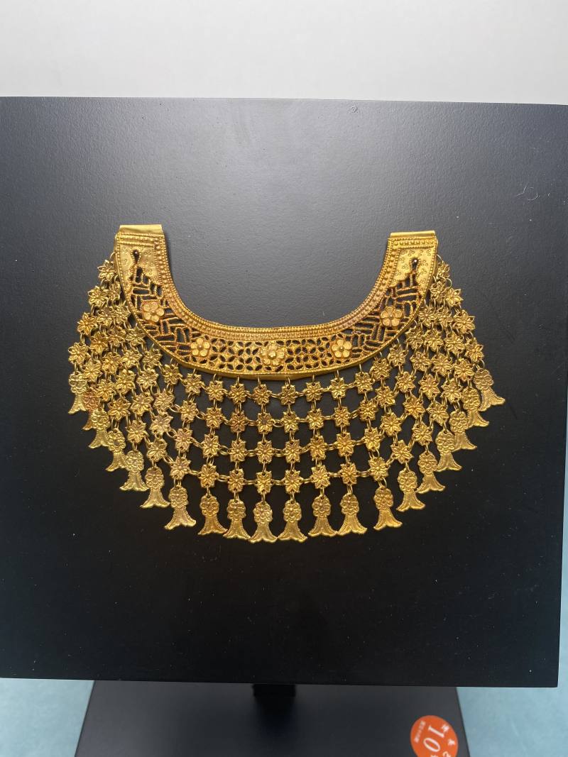 明 缠枝花卉纹金梳帘 - 图4