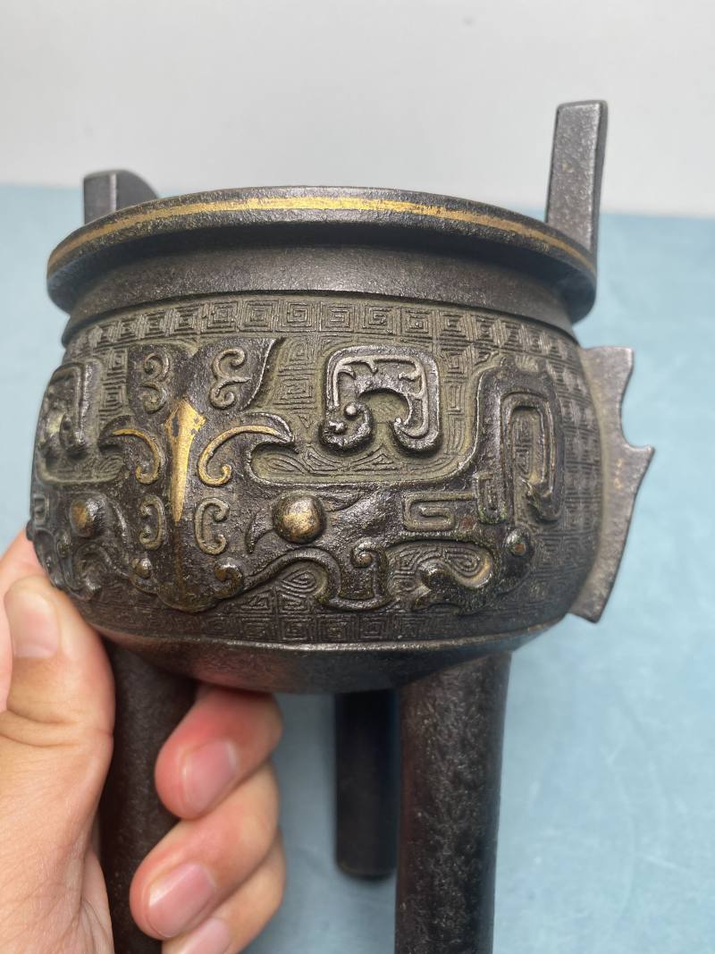 明 铜错金饕餮纹鼎式炉 - 图14