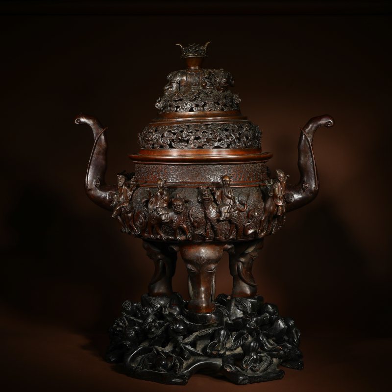 清乾隆 铜八仙人物图太平有象三足大熏炉（附原配底座） - 图1