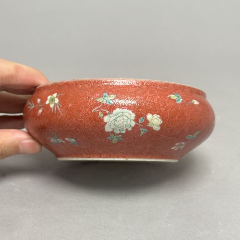 清晚期 胭脂红轧道粉彩花卉图镗锣洗 - 图5