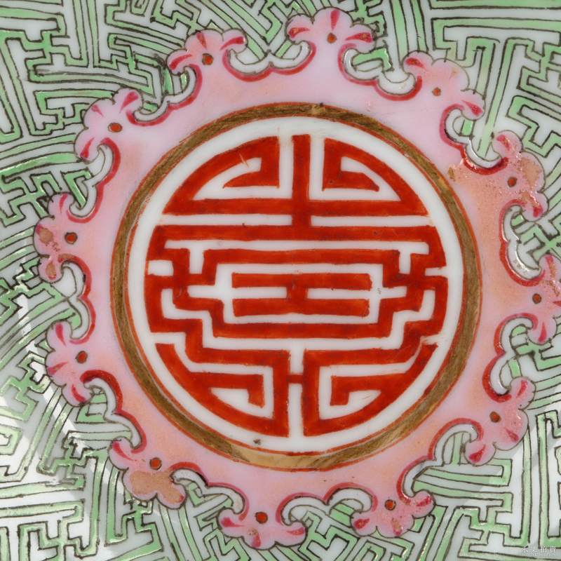 清道光 官窑粉彩万寿纹盘一对 - 图3