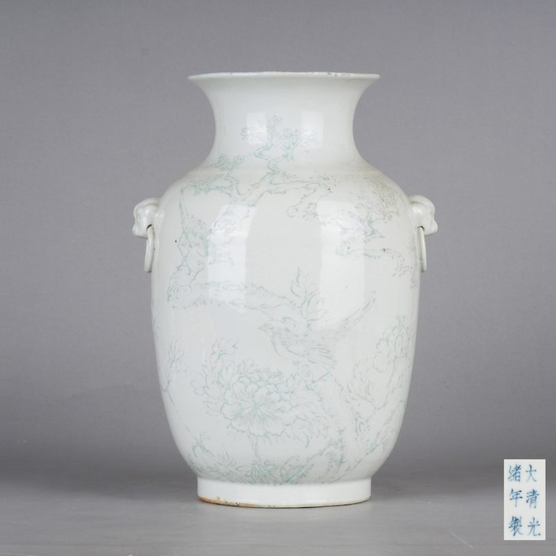 清光绪 白釉隐青花鸟兽耳尊