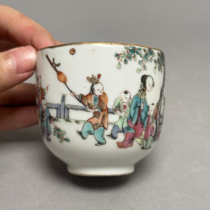 清晚期 粉彩人物图把杯 - 图4