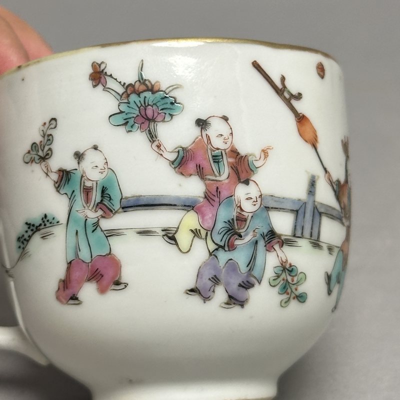 清晚期 粉彩人物图把杯 - 图6