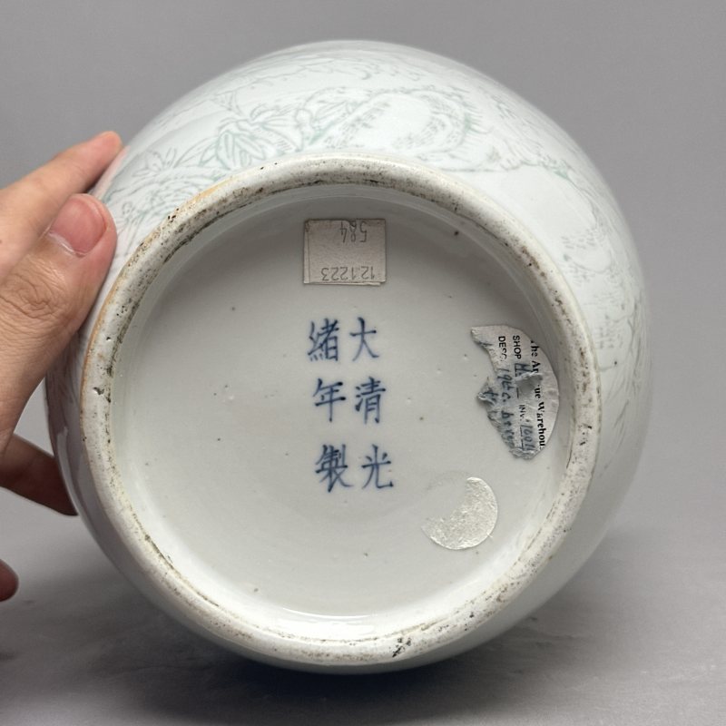 清光绪 白釉隐青花鸟兽耳尊 - 图9