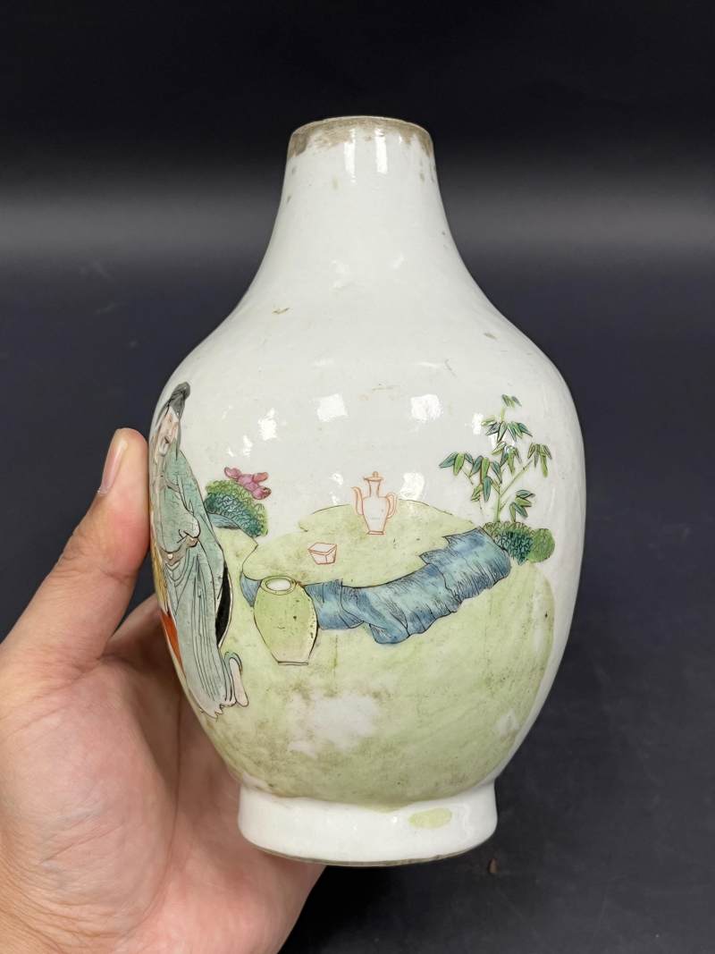 清  粉彩人物纹、花虫纹瓷器五件 - 图39
