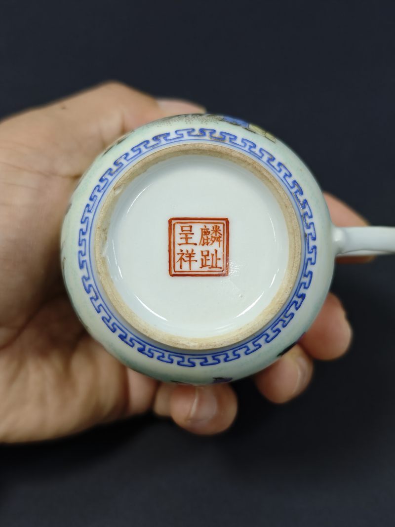 民国  粉彩婴戏图单鋬杯三只 - 图5