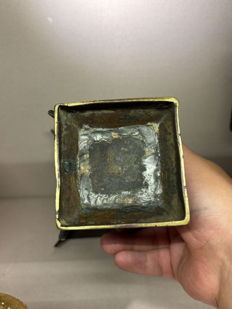 明 铜熏炉、花觚一组3件 - 图30