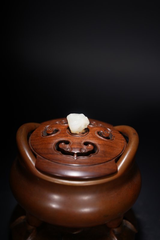 清 铜桥耳三足炉（带原座） - 图7
