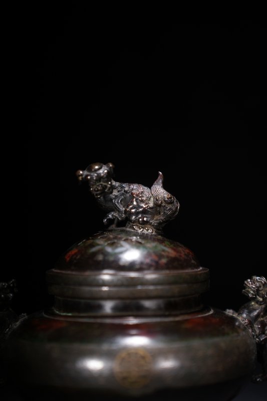 十九世纪 铜鎏金狮耳三足炉 - 图8