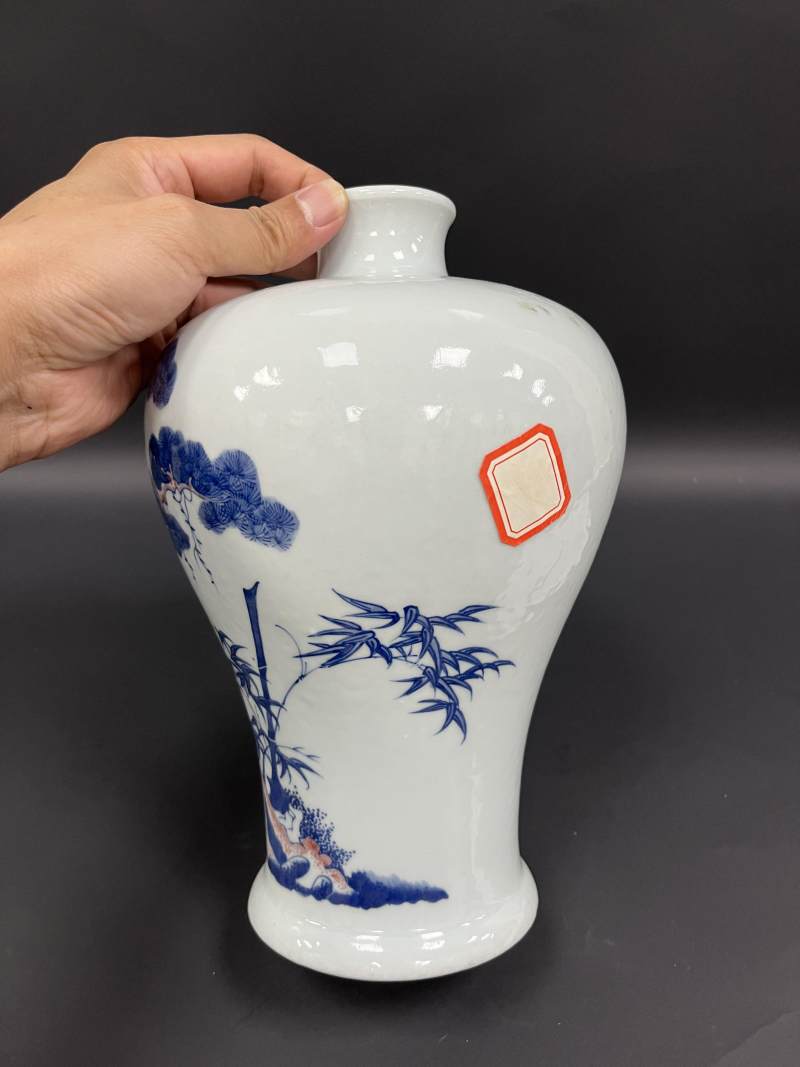 清晚期  青花釉里红岁寒三友图梅瓶 - 图4