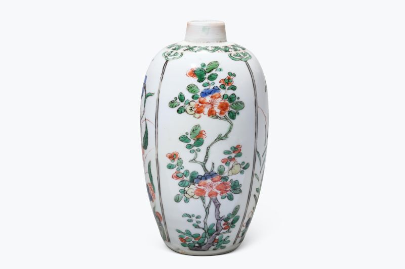 清康熙  五彩开光四季花虫纹茶叶罐
