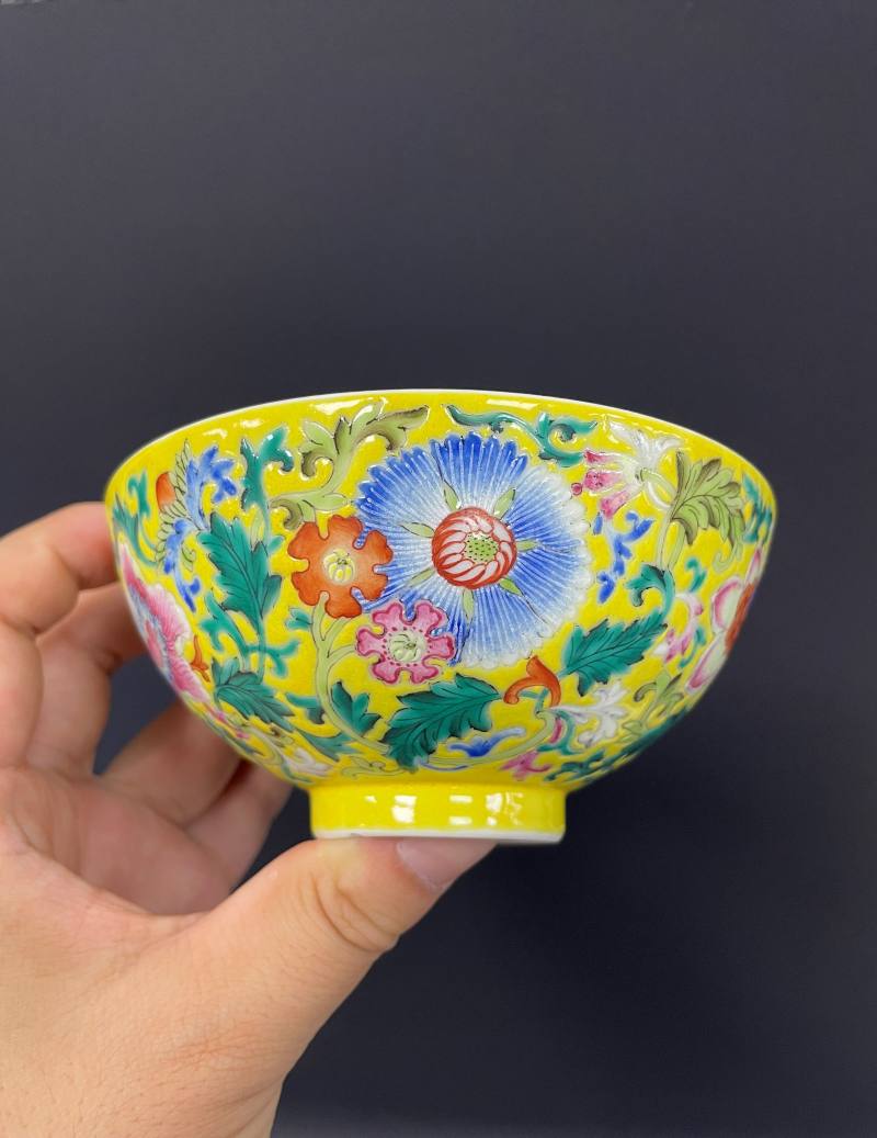 清光绪  内矾红五蝠纹外黄地洋彩缠枝花卉纹碗 - 图7
