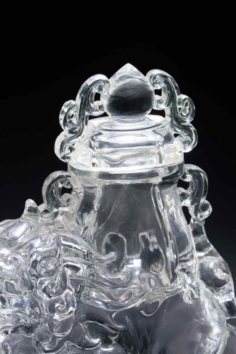 清  水晶雕狮驮宝瓶摆件 - 图3