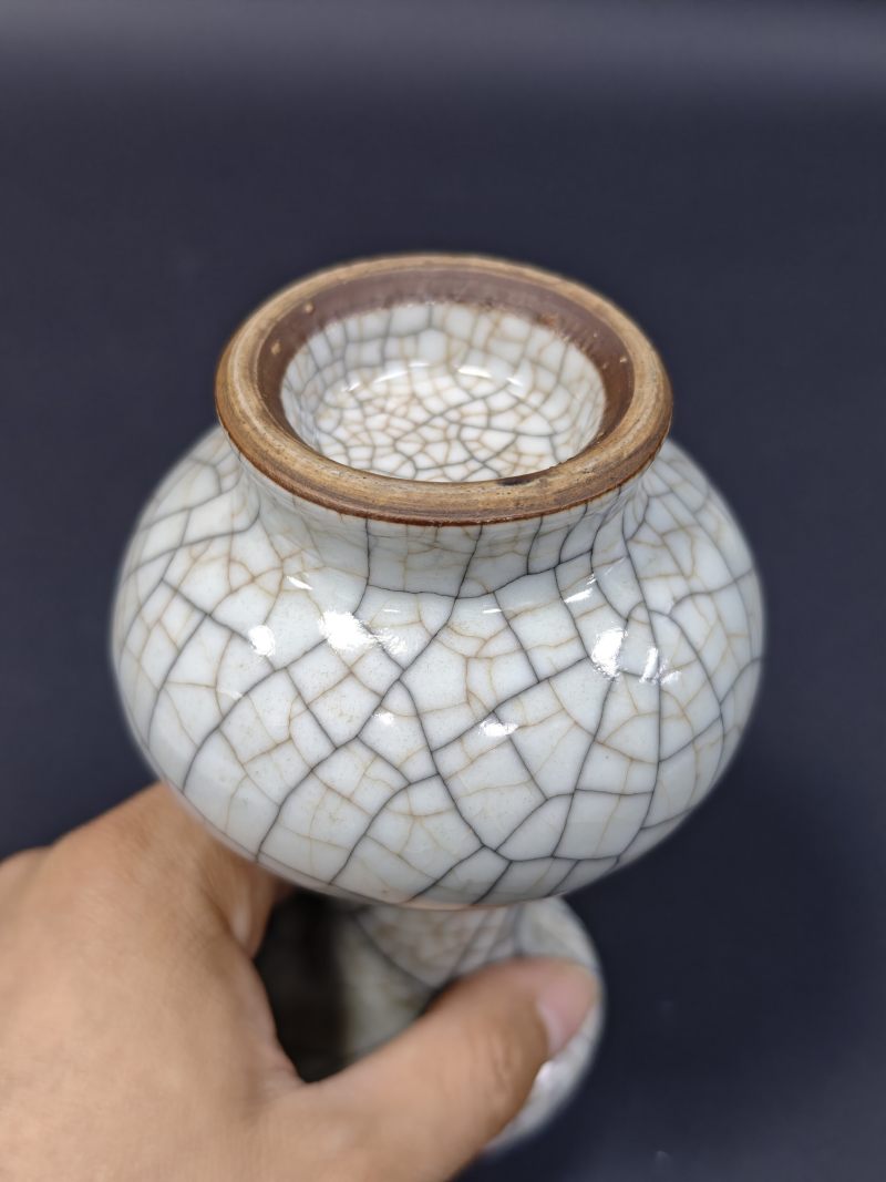 清雍正  仿哥釉小盘口瓶 - 图7