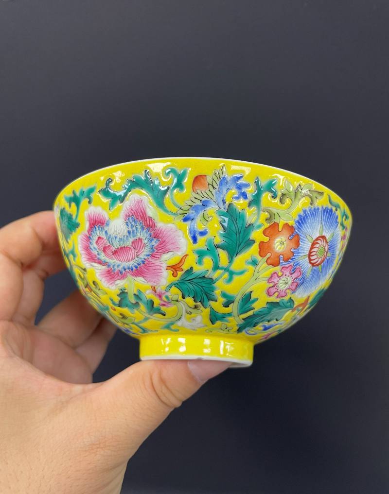 清光绪  内矾红五蝠纹外黄地洋彩缠枝花卉纹碗 - 图8