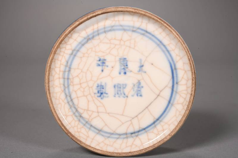清晚期  浆胎青花花卉纹印盒 - 图2