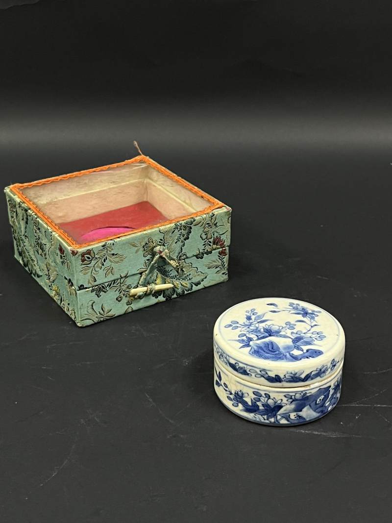 清晚期  浆胎青花花卉纹印盒 - 图3