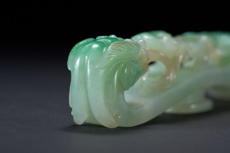 清  翡翠苍龙教子带钩 - 图7