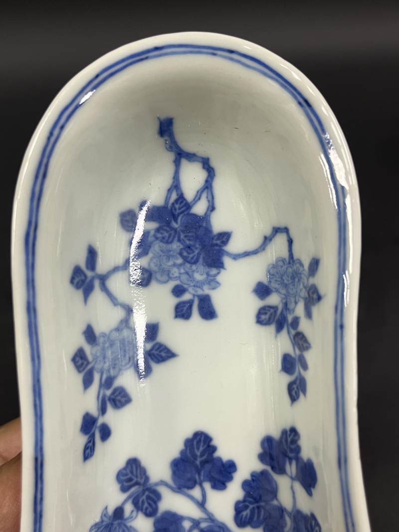 清晚期  青花折枝花卉纹如意形盘一对 - 图15