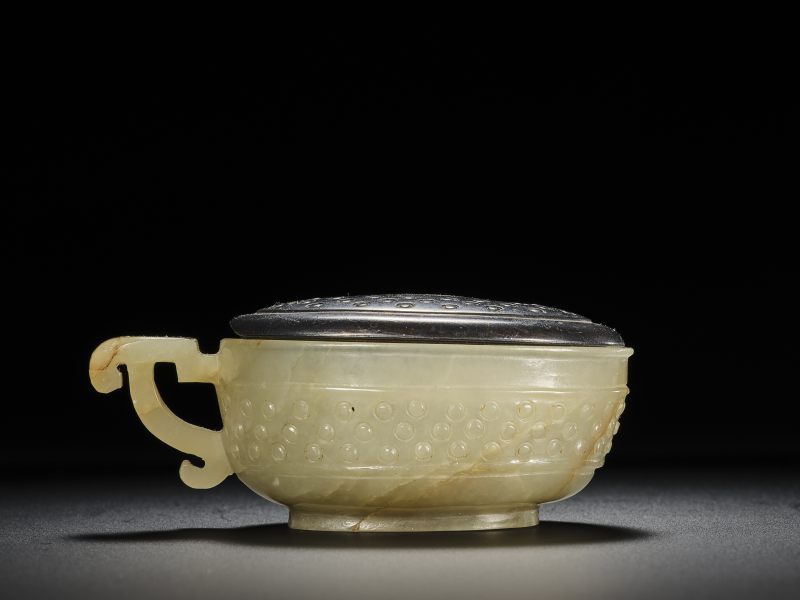 明  青白玉乳钉纹单鋬杯