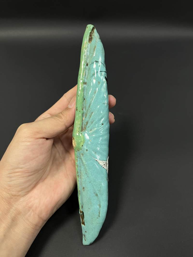 清晚期  松石绿地粉彩双鹤图卷荷壁瓶 - 图5