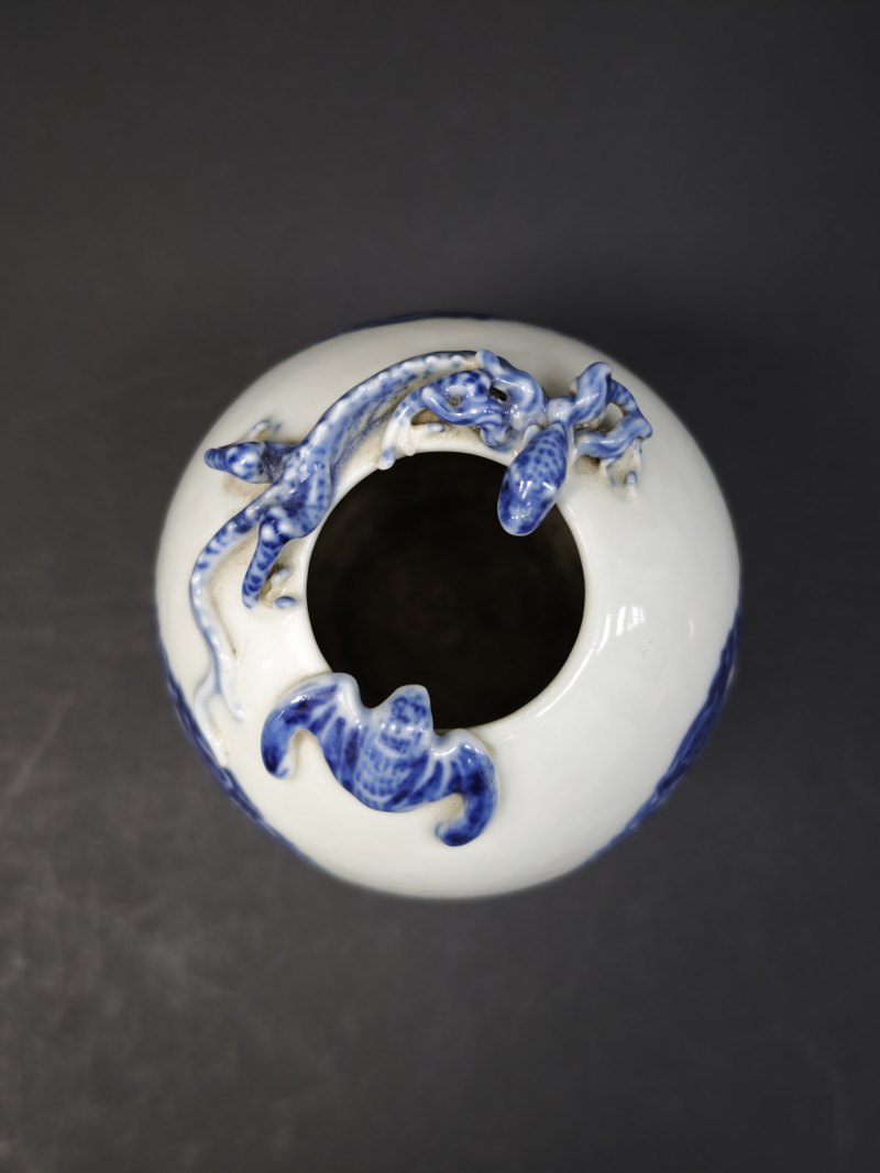 清晚期  青花团凤纹蟠螭尊 - 图6