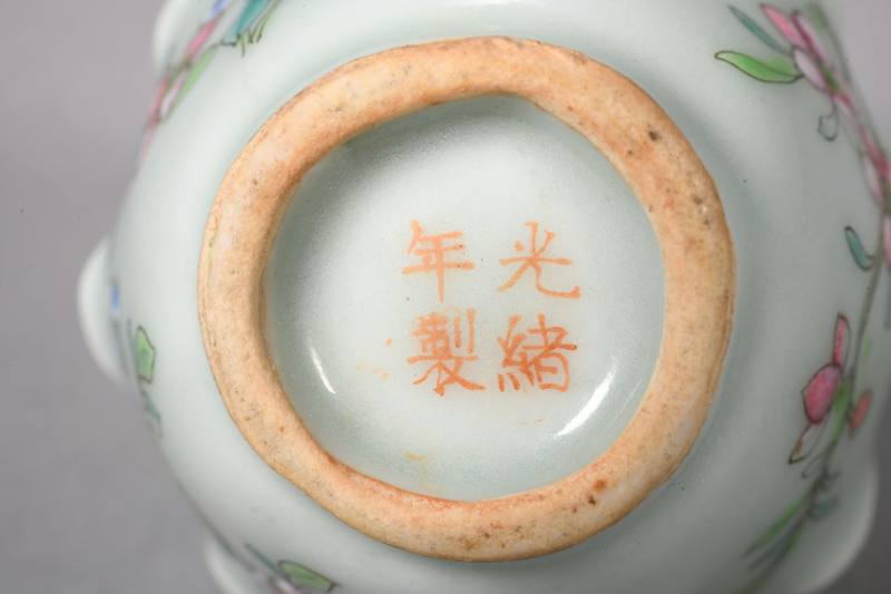 清光绪  粉青釉粉彩折枝花卉纹花口杯一对 - 图3