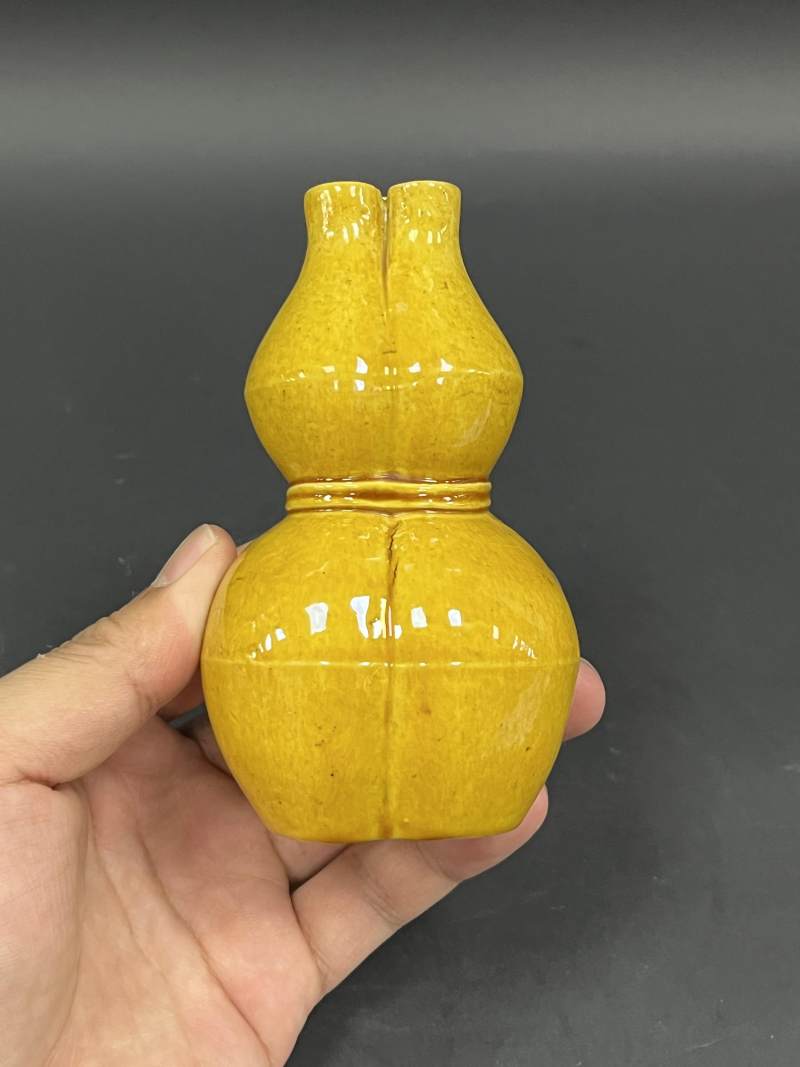 清康熙  黄釉三联葫芦包袱瓶 - 图4