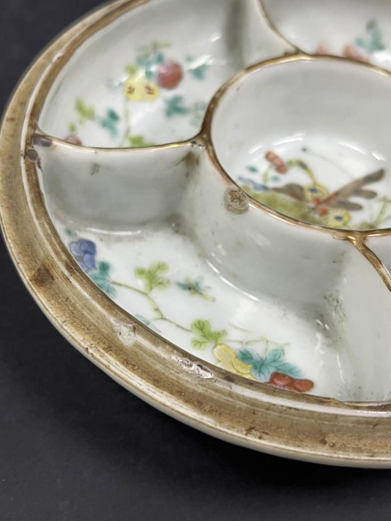 清  粉彩人物纹、花虫纹瓷器五件 - 图21
