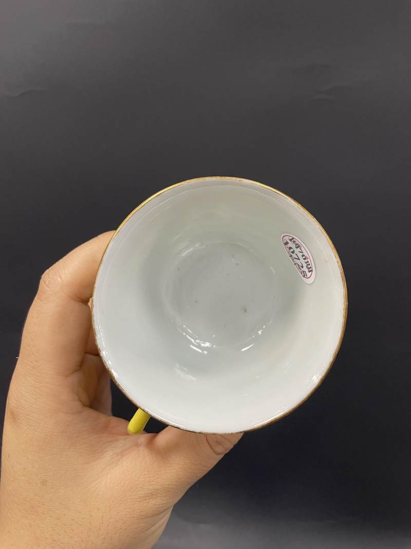 清光绪  黄地粉彩万代云开光“万寿无疆”杯盏一对 - 图26