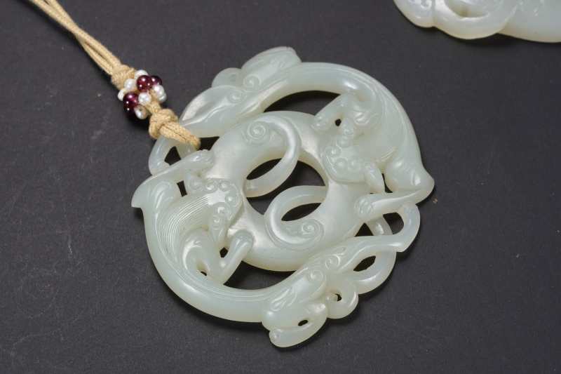 清  白玉龙纹牌饰挂件四件 - 图4