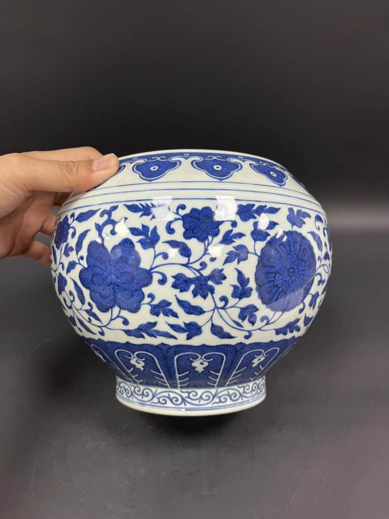 清光绪  青花缠枝莲纹赏瓶 - 图5