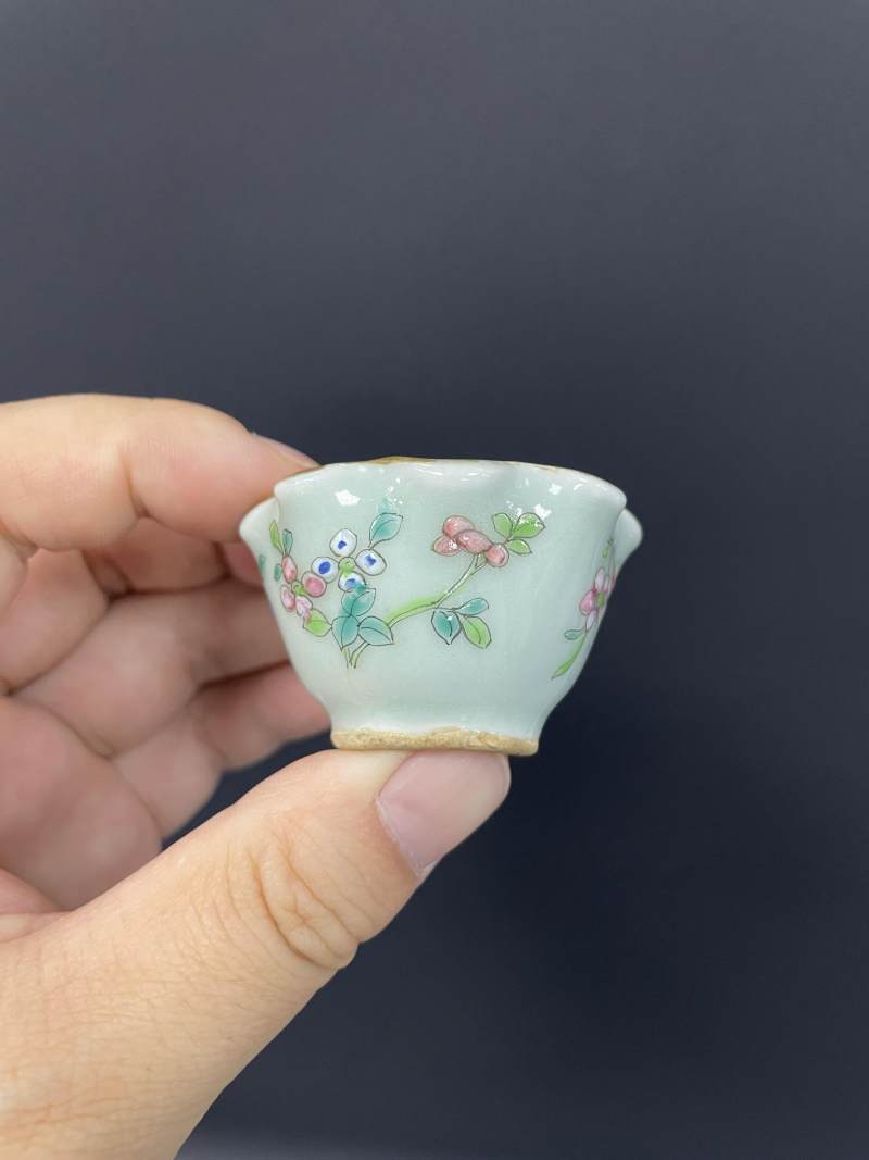 清光绪  粉青釉粉彩折枝花卉纹花口杯一对 - 图7
