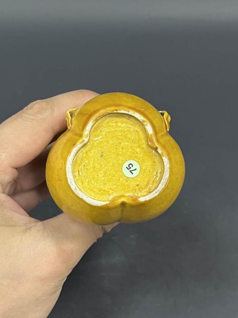 清康熙  黄釉三联葫芦包袱瓶 - 图7