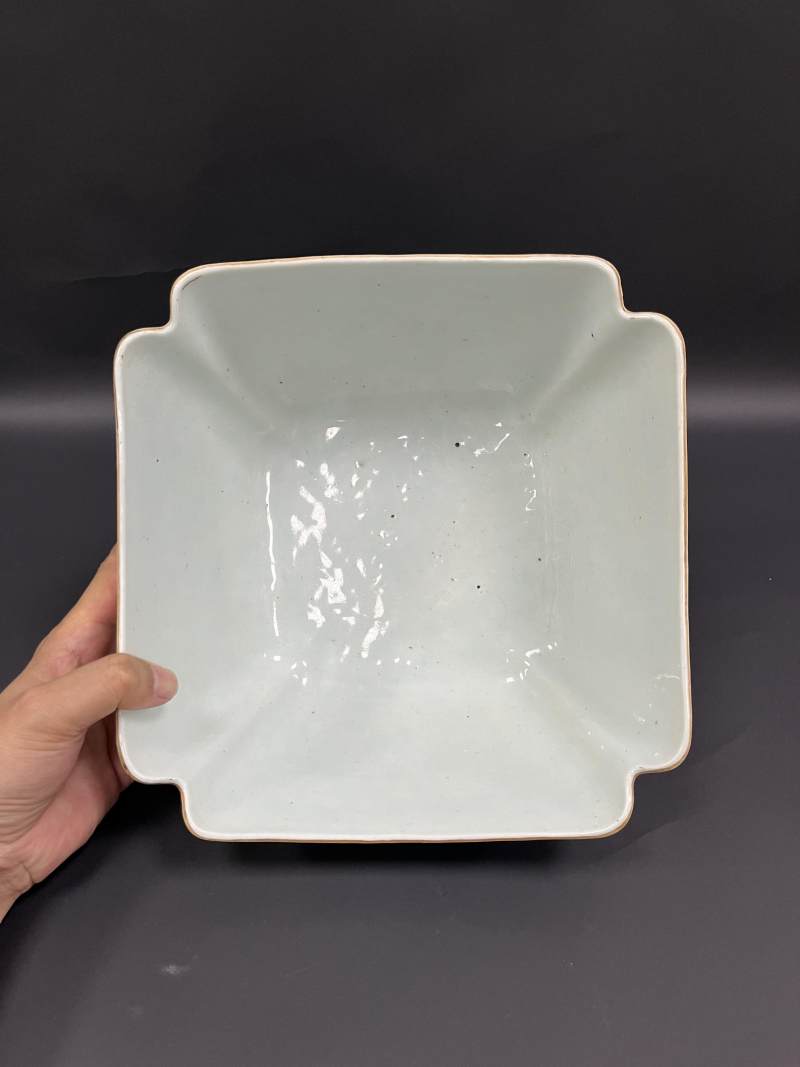 清中期  白地轧道粉彩麻姑献寿图四方倭角大碗 - 图8