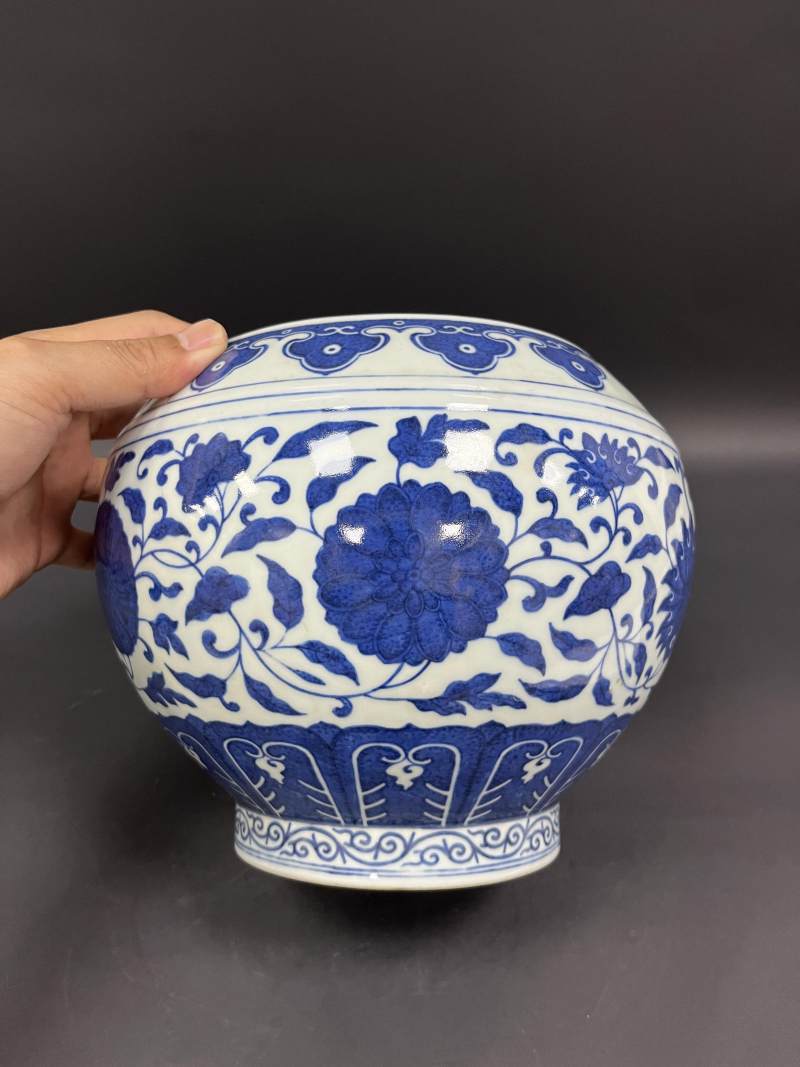 清光绪  青花缠枝莲纹赏瓶 - 图6