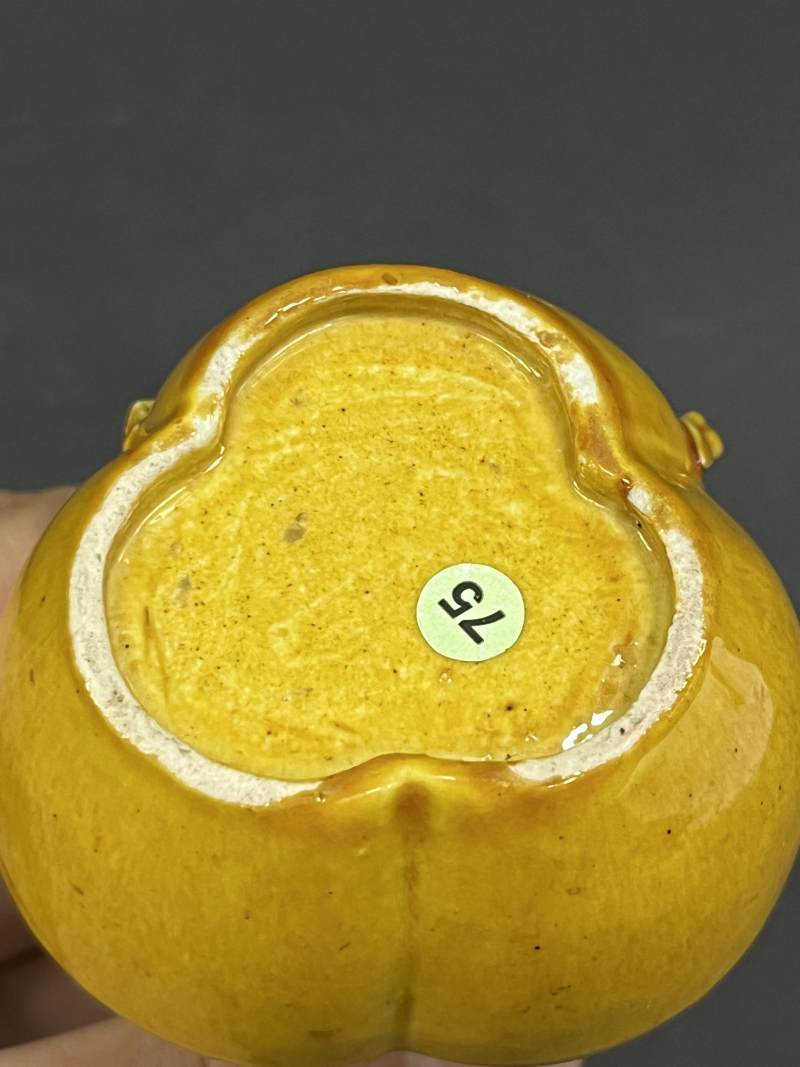 清康熙  黄釉三联葫芦包袱瓶 - 图8