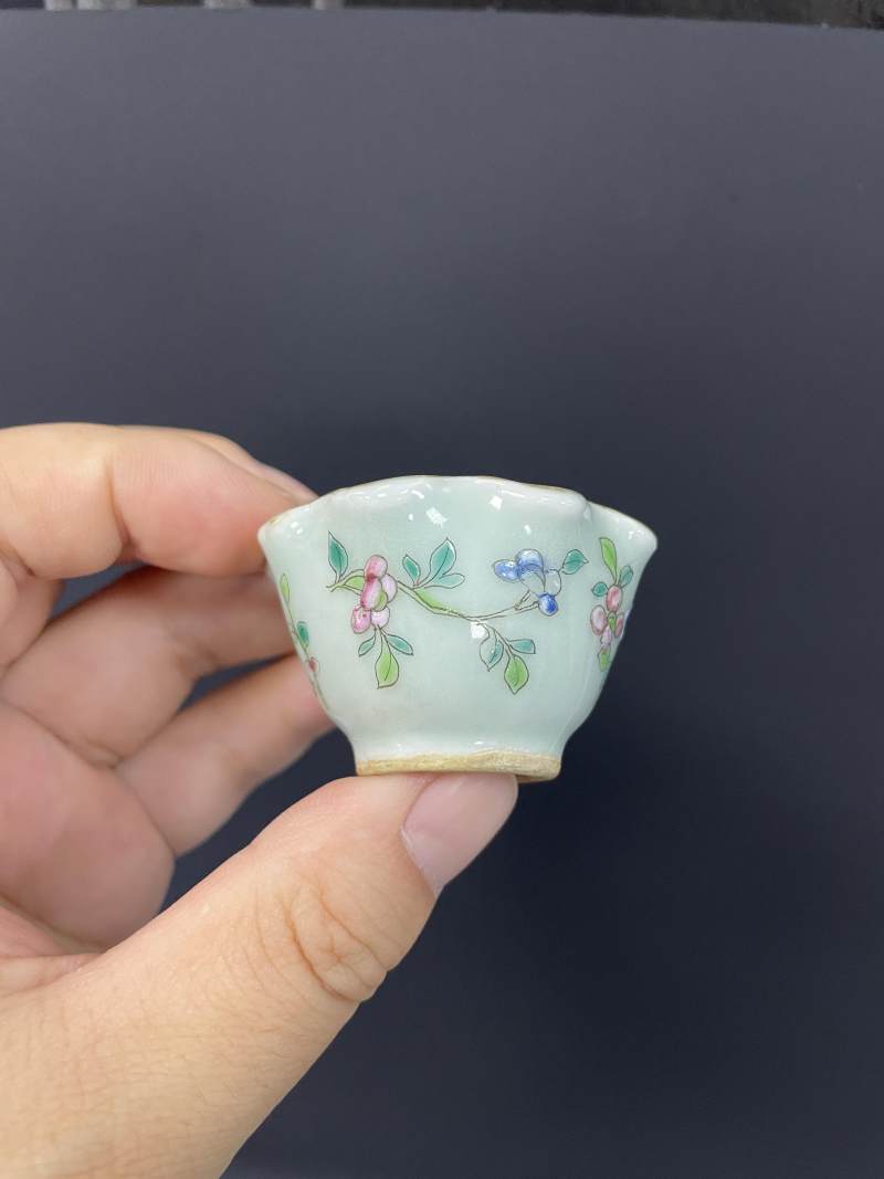 清光绪  粉青釉粉彩折枝花卉纹花口杯一对 - 图9