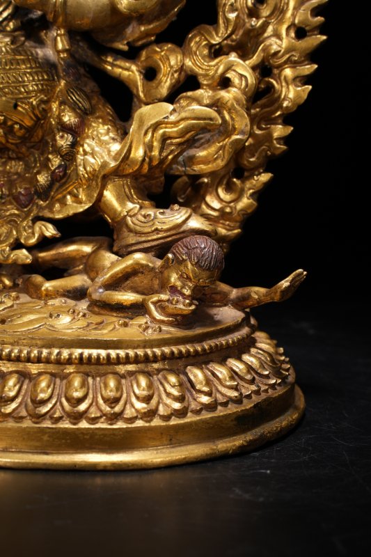 清乾隆 扎什伦布寺风格 铜鎏金大红司命主 - 图22