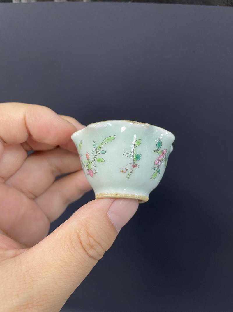 清光绪  粉青釉粉彩折枝花卉纹花口杯一对 - 图10