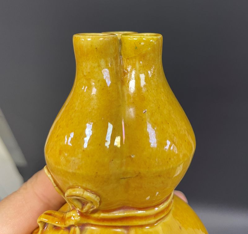 清康熙  黄釉三联葫芦包袱瓶 - 图10