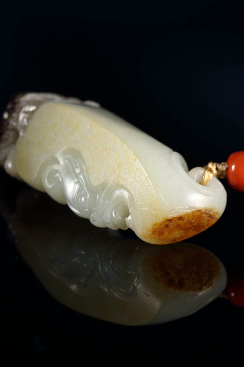 当代  “盘龙聚顶”和田玉籽料把件 - 图5
