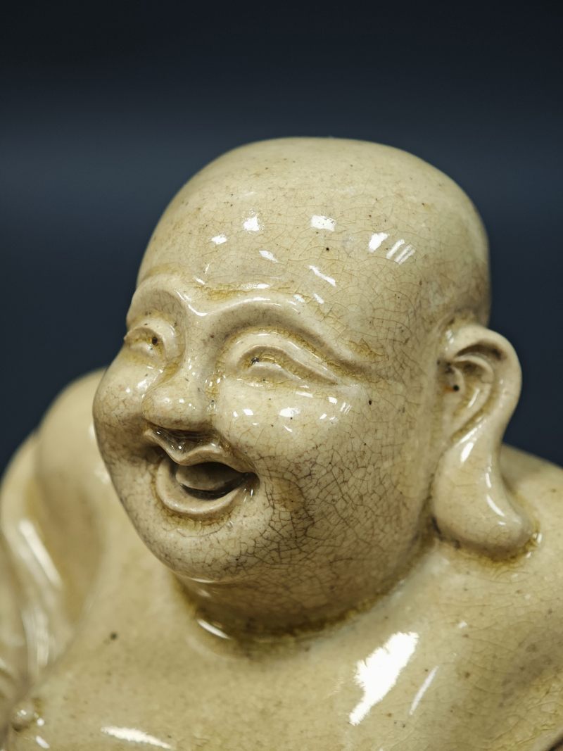 清早期  米黄釉布袋和尚像 - 图7